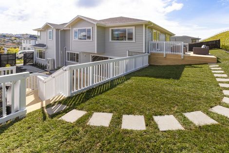 Photo of property in 32 Maka Terrace, Orewa, 0931