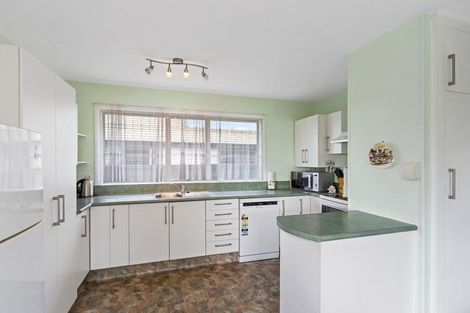 Photo of property in 35 Farnborough Street, Aranui, Christchurch, 8061