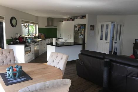 Photo of property in 40 Lyons Avenue, Murrays Bay, Auckland, 0630