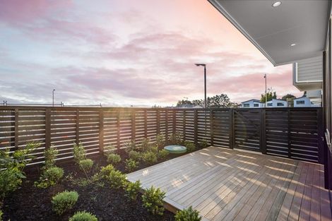 Photo of property in 10 Greenbrier Street, Westgate, 0814
