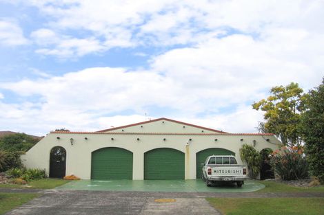 Photo of property in 15 Coppelia Avenue, Omokoroa, 3114