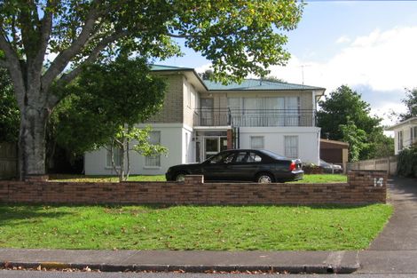 Photo of property in 14 Graham Avenue, Te Atatu Peninsula, Auckland, 0610