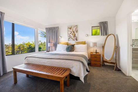 Photo of property in 2/194 Glenvar Road, Torbay, Auckland, 0630