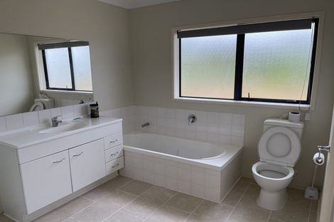 Photo of property in 12 Andrusha Place, Flat Bush, Auckland, 2019