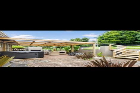 Photo of property in 16 Glenbervie Crescent, Massey, Auckland, 0614