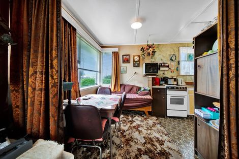 Photo of property in 277 South Road, Hawera, 4610