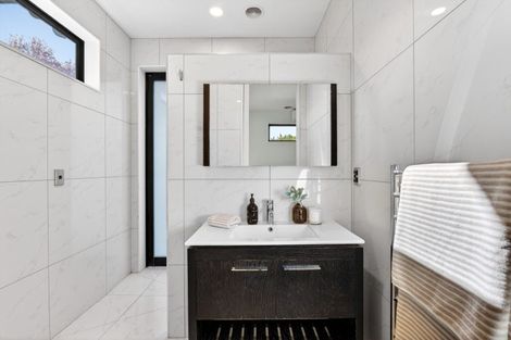 Photo of property in 27 Jervois Road, Jervoistown, Napier, 4112