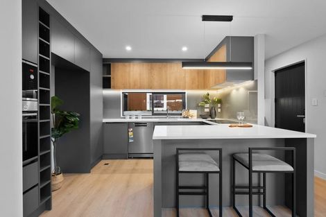 Photo of property in 2/32 Beulah Avenue, Rothesay Bay, Auckland, 0630