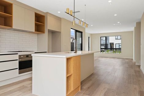 Photo of property in 12 Babos Avenue, Kumeu, 0810