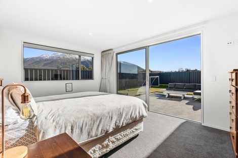 Photo of property in 16 Isthmus Place, Lake Hawea, Wanaka, 9382