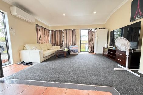 Photo of property in 13 Hindmarsh Street, Henderson, Auckland, 0612