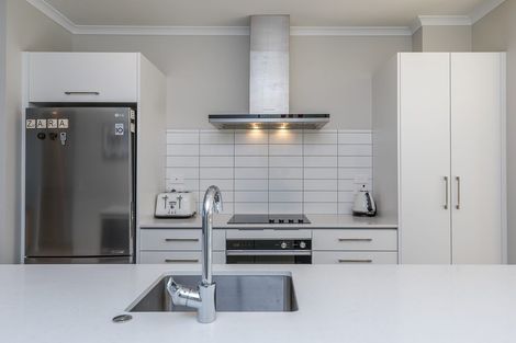 Photo of property in 14 Manutewhau Road, Massey, Auckland, 0614