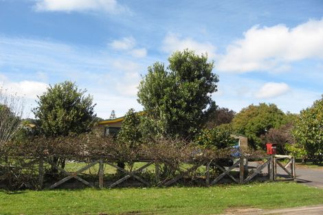 Photo of property in 2 Laura Place, Whitianga, 3510