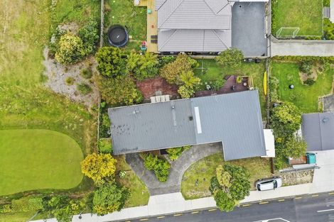 Photo of property in 2/1 Golf Road, New Lynn, Auckland, 0600