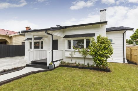 Photo of property in 40 Florence Avenue, Palmerston North, 4414