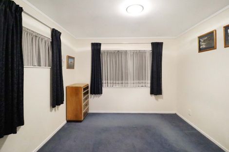 Photo of property in 16 Cathie Place, Karori, Wellington, 6012