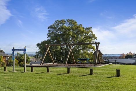 Photo of property in 21 Holcombrooke Lane, Welcome Bay, Tauranga, 3175
