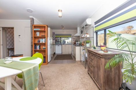 Photo of property in 33 Kyle Road, Waipukurau, 4281