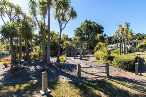 Photo of property in 123 Spinella Drive, Bayview, Auckland, 0629