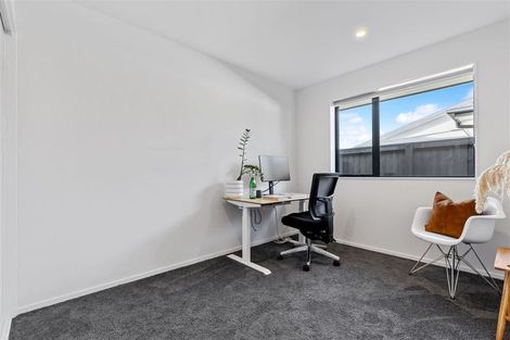 Photo of property in 17 Helen Place, Halswell, Christchurch, 8025