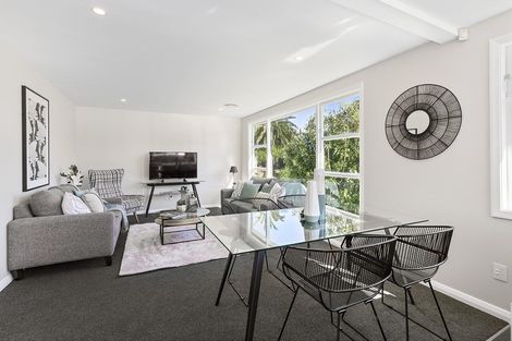 Photo of property in 51 Glanmire Road, Newlands, Wellington, 6037