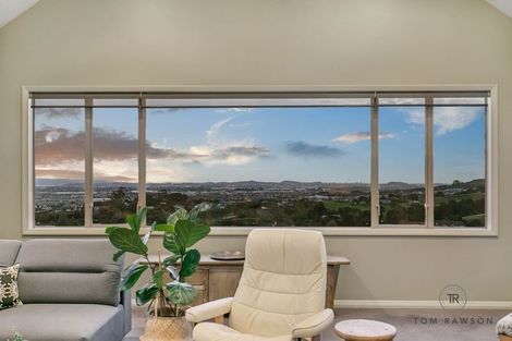 Photo of property in 3 Coronet Lane, Flat Bush, Auckland, 2019