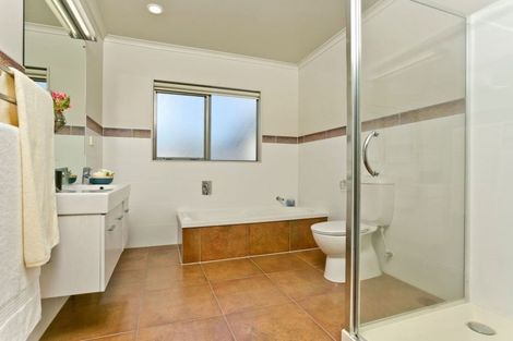 Photo of property in 26 Laurel Oak Drive, Schnapper Rock, Auckland, 0632