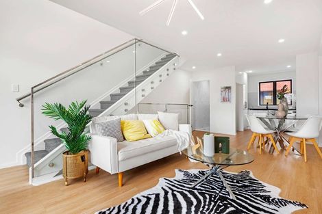 Photo of property in 3/1 Waters Place, New Lynn, Auckland, 0600