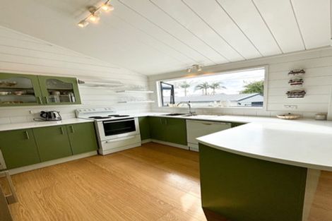 Photo of property in 4 Beach Road, Manly, Whangaparaoa, 0930