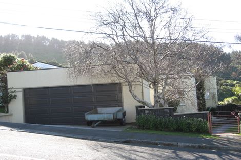 Photo of property in 25 Homewood Crescent, Karori, Wellington, 6012