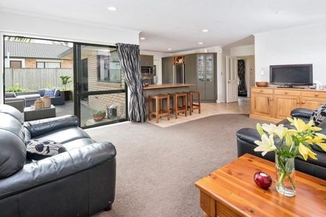 Photo of property in 6 Nad Place, East Tamaki Heights, Auckland, 2016