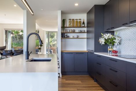 Photo of property in 8d Huka Road, Birkenhead, Auckland, 0626