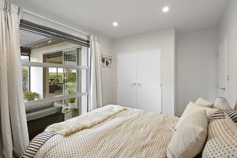 Photo of property in 2 Greenbank Place, Parklands, Christchurch, 8083