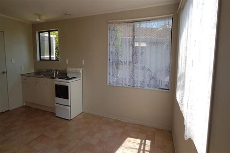Photo of property in 2/40 Palmers Road, Clendon Park, Auckland, 2103