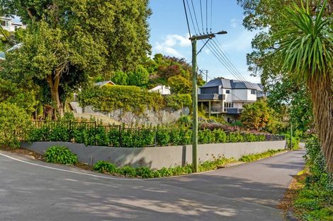 Photo of property in 4 The Brae, Mount Pleasant, Christchurch, 8081