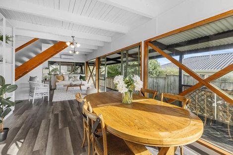 Photo of property in 117 Gloaming Hill, Titahi Bay, Porirua, 5022