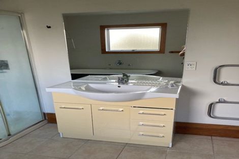 Photo of property in 38 Porter Crescent, Helensville, 0800