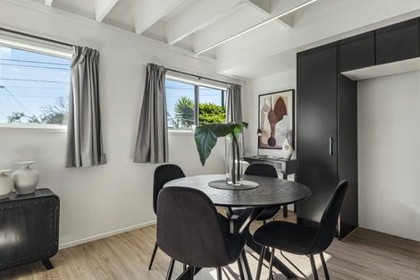 Photo of property in 3/80 Birkdale Road, Birkdale, Auckland, 0626