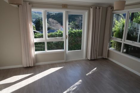 Photo of property in 10 Lucknow Terrace, Khandallah, Wellington, 6035