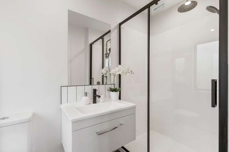 Photo of property in 28 Tahuna Minhinnick Drive, Glenbrook, 2681