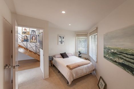 Photo of property in 79u2 Grafton Road, Roseneath, Wellington, 6011