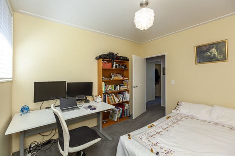 Photo of property in 72 Kakariki Grove, Waikanae, 5036