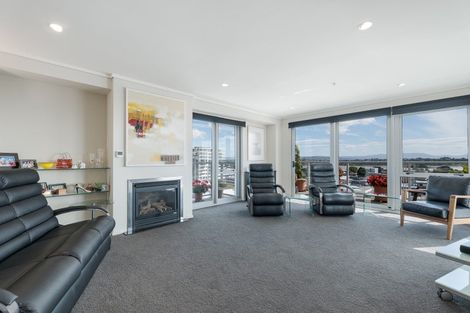 Photo of property in 15/72a Devonport Road, Tauranga, 3110