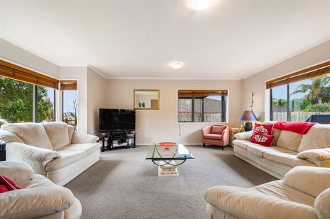 Photo of property in 3 Springtide Place, Red Beach, 0932