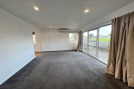 Photo of property in 9 Rush Place, Mangere, Auckland, 2022