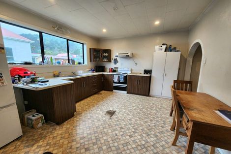 Photo of property in 37 Shakespeare Street, Greymouth, 7805