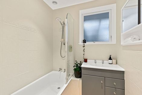 Photo of property in 7 Silver Birch Rise, Henderson, Auckland, 0612
