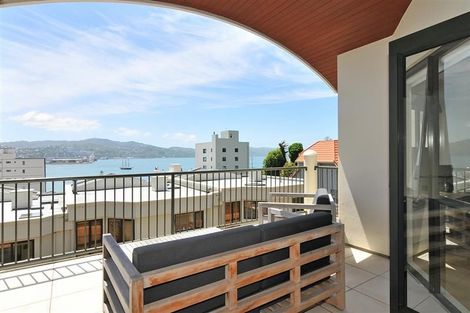 Photo of property in 10/22u Oriental Terrace, Oriental Bay, Wellington, 6011