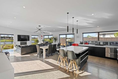 Photo of property in 65 The Esplanade, Pegasus, 7612