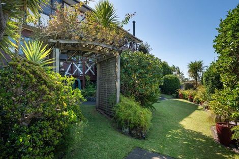 Photo of property in 32 Onetaunga Road, Chatswood, Auckland, 0626